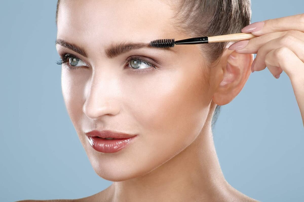 Comment maquiller des sourcils fins ?